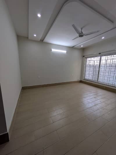 GULBERG RESIDENCIA 7M FULL HOUSE FOR RENT