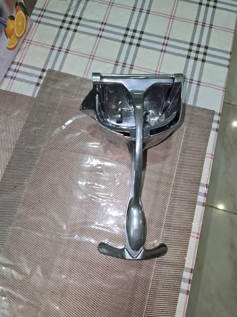 fruit press 2