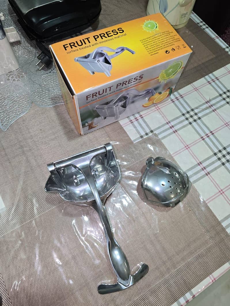 fruit press 4