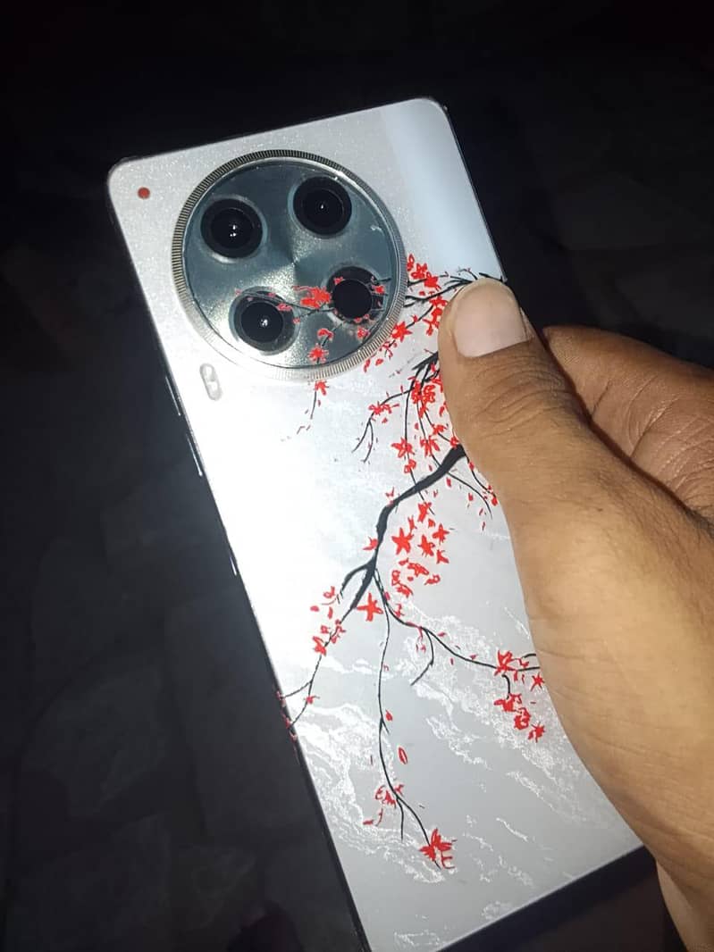 Tecno CAMON 30 1