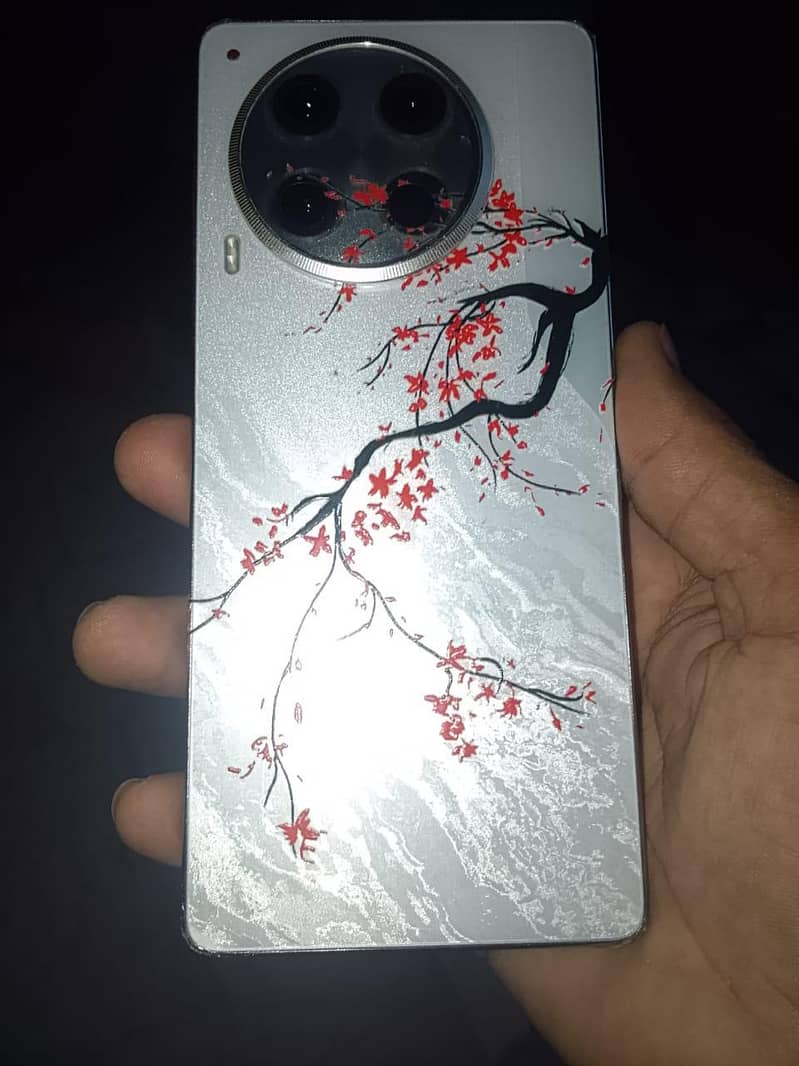 Tecno CAMON 30 11