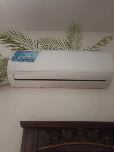 like brand new 1 ton no inverter ac