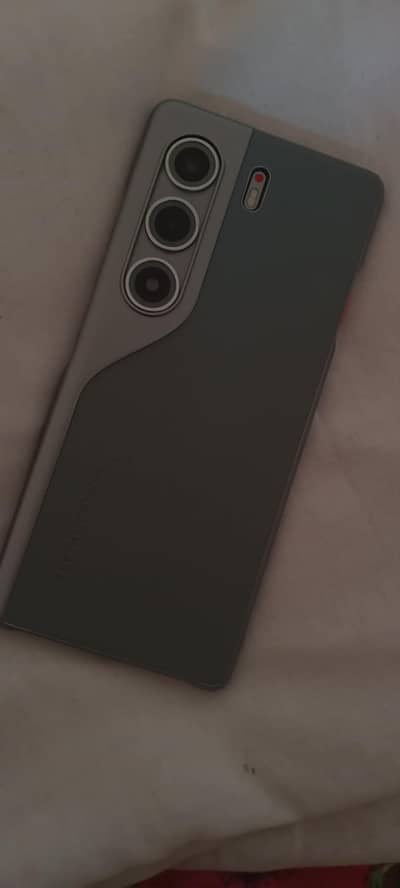 Tecno CAMON 40 Pro