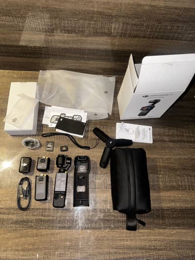 DJI OSMO POCKET 3 creator combo 10/10 brand new condition