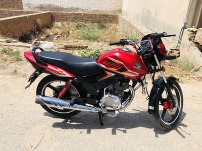 Honda CB125F