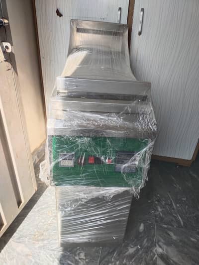 16Ltr Fryer 18Gage SS USED Available/Delivery All Pakistan/fryer