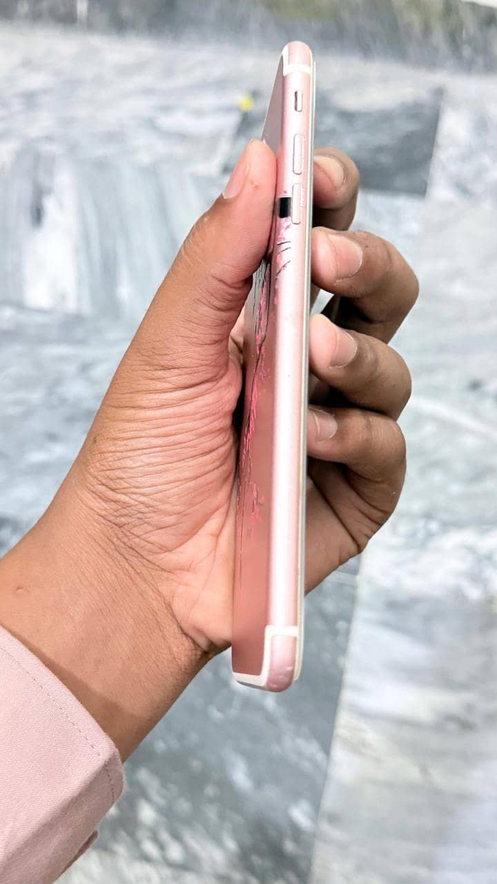 Apple iPhone 7 Plus 3