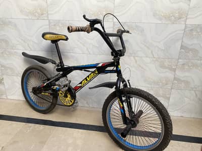 Used bicycle vip 10 by 10 condition tiyre new back brake fail 10%10