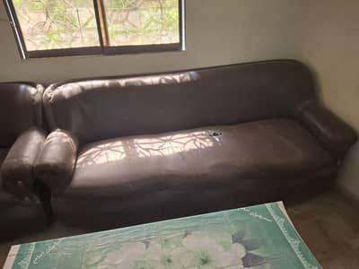 ragzine sofa 7 seater in very rough condition from some sides it' is