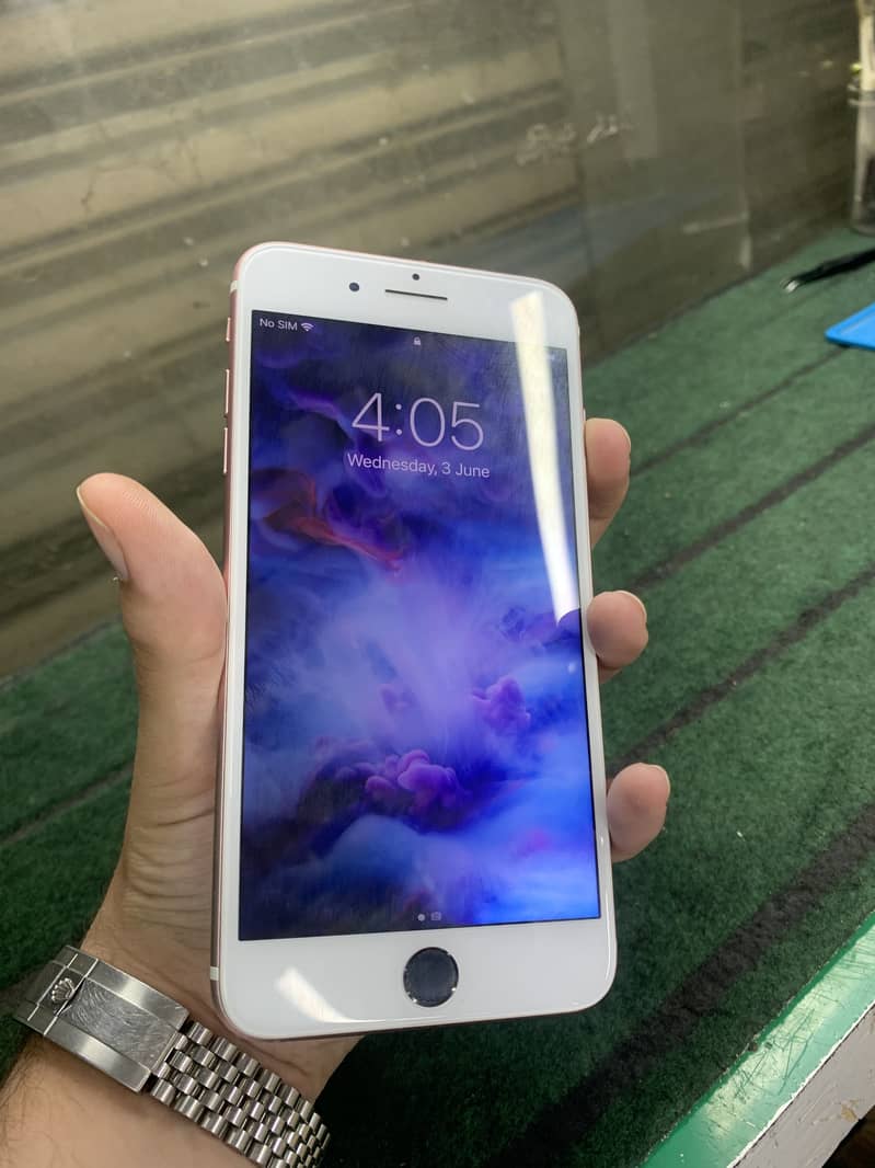 Apple iPhone 7 Plus 1