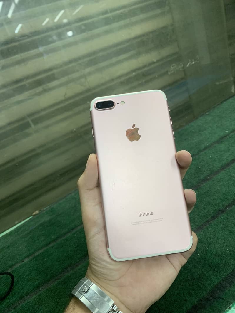 Apple iPhone 7 Plus 0