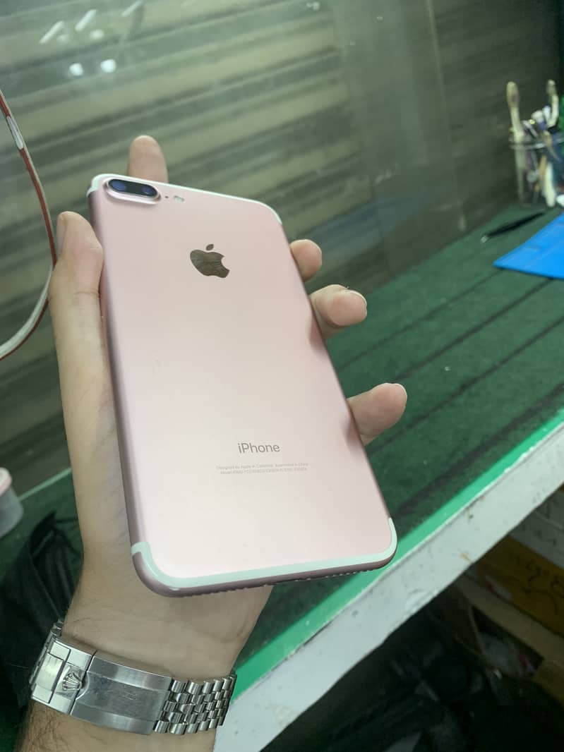 Apple iPhone 7 Plus 2