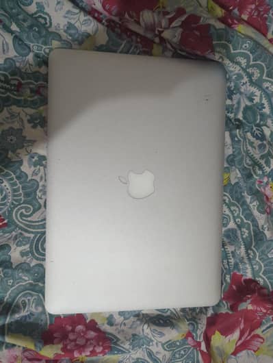 Mac Book Air 2017 13 inch. Really good battery life