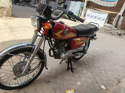 Honda 125 2021 Red color