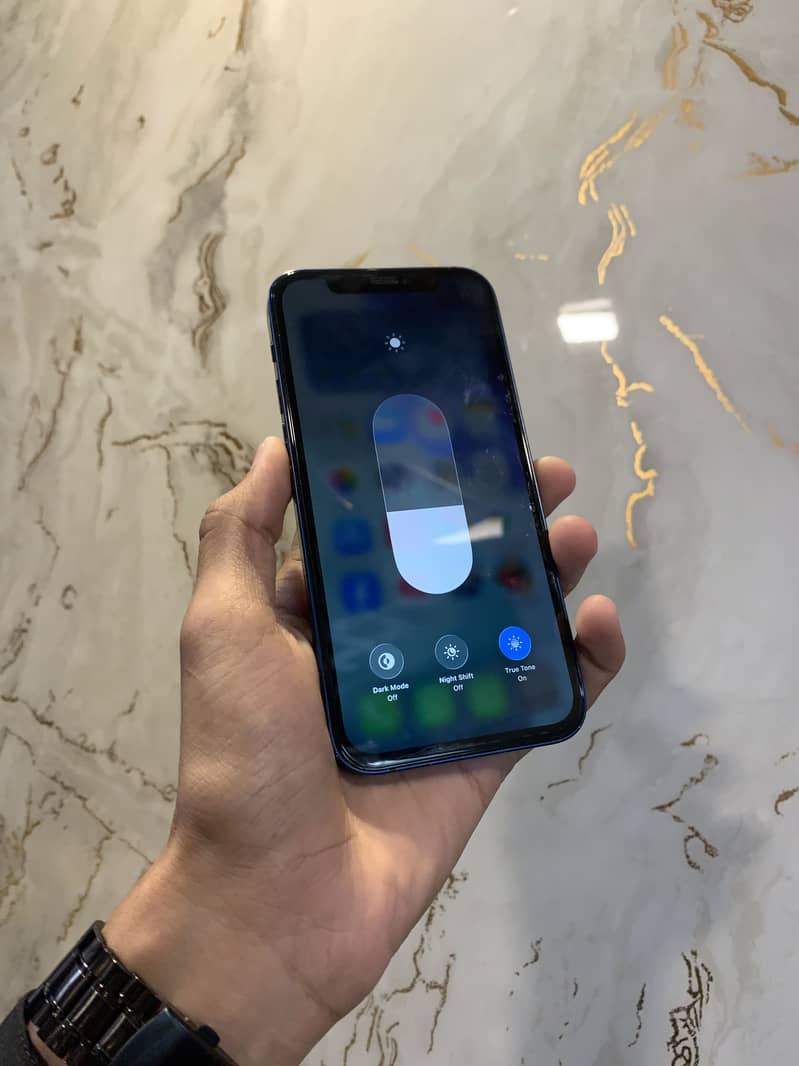 iPhone 12 8