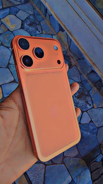 Apple iPhone XR convert 17pro