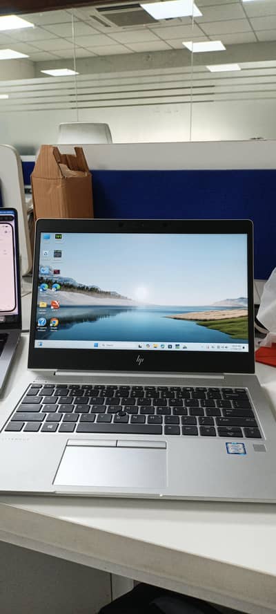 HP Elite book core i5 vpro 8th gen 16/256