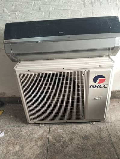GREE 2 TON DC inverter heat and cool Totally Geniun condition,