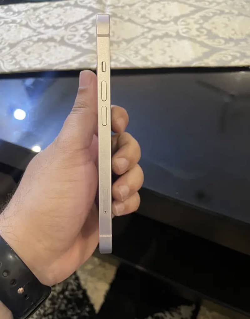 iPhone 13 1