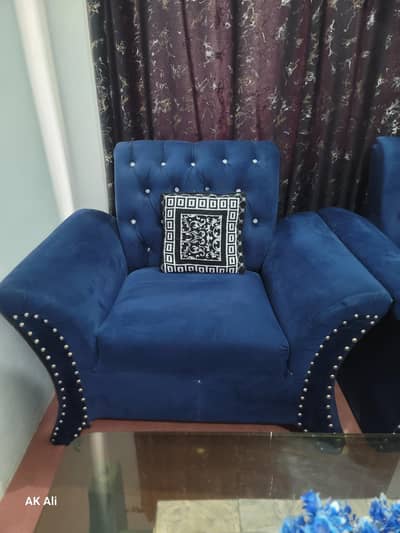 5 pes sofas set Very Good condition for sal