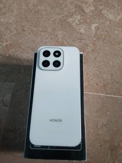 Honor x6c good condition one hend use 10/10 condition 5 month warranty