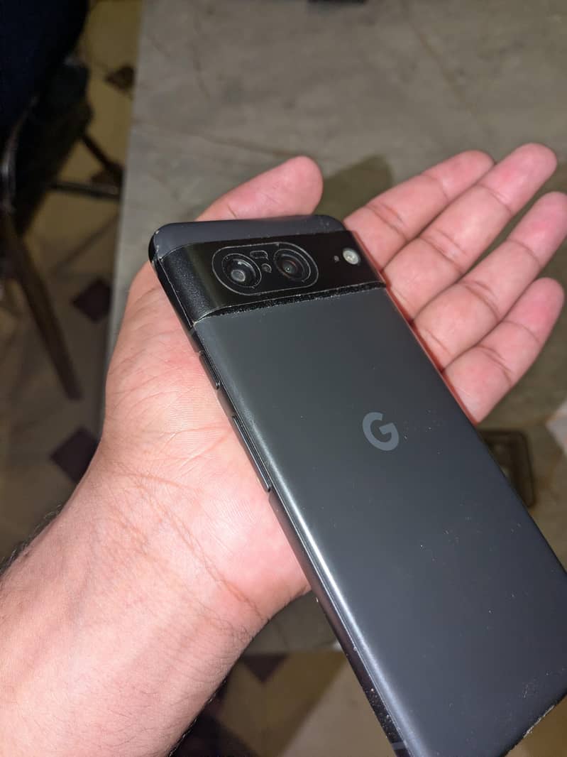 Google Pixel 8 4