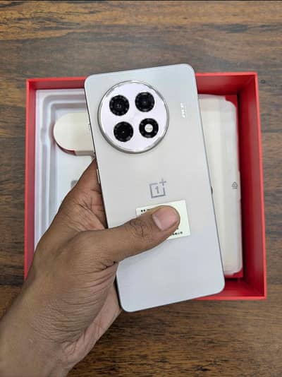 One Plus Ace 5 12 GB 256 GB