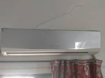 Haier 1.5Ton AC in working Condition for sale