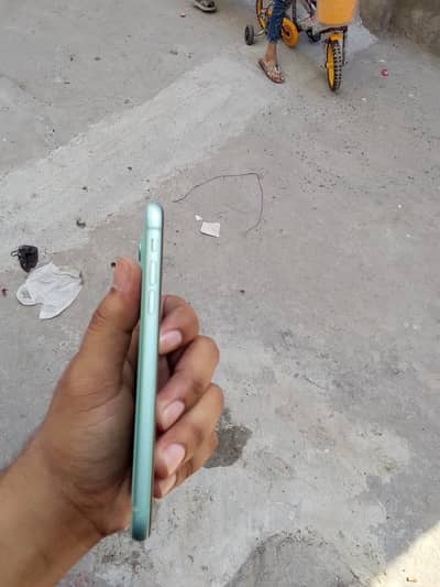 Apple iPhone 11