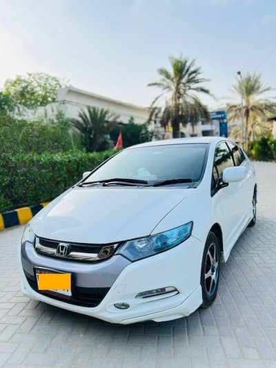 Honda Insight Exclusive Hybrid 2014/2017 Full option