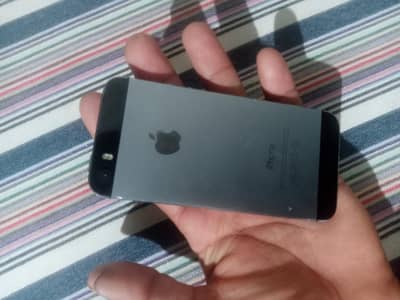 apple iPhone 5s wifi device ,16 GB