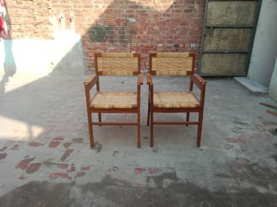 2 chair's wooden frame