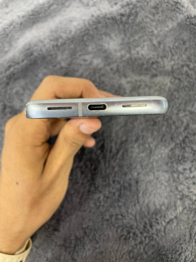 Google Pixel 8 2