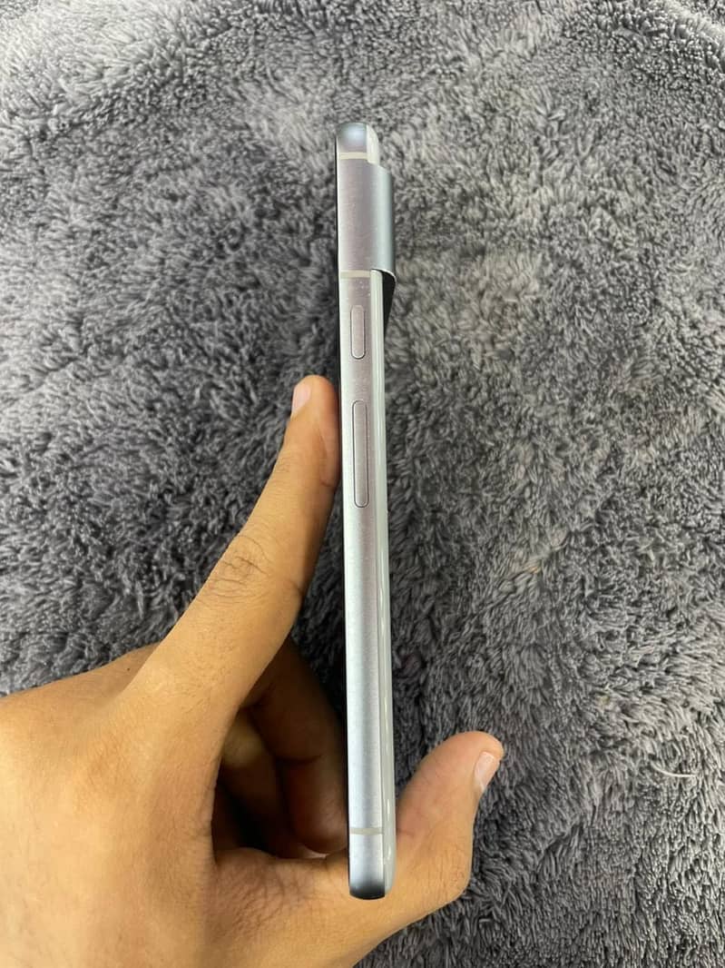 Google Pixel 8 6
