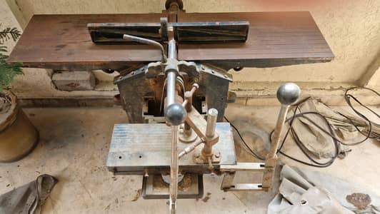Wood shaper machine