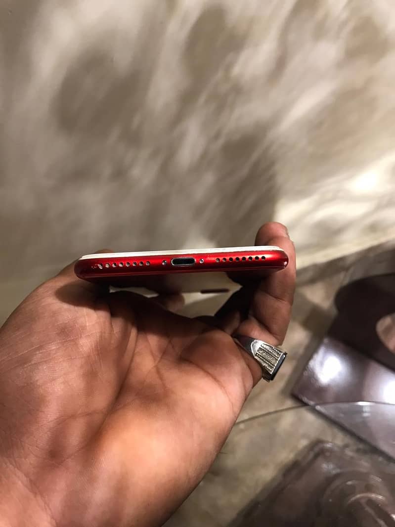 Apple iPhone 7 Plus 11