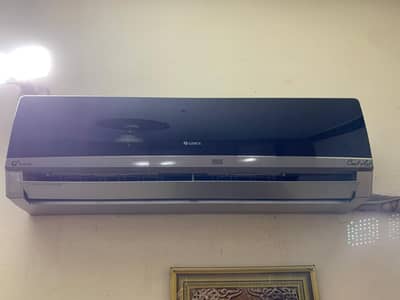 Gree 1 Ton AC – Powerful Cooling | Excellent Condition