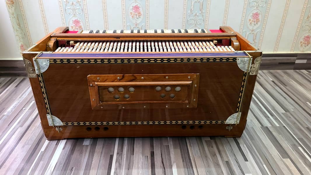 Harmonium 1