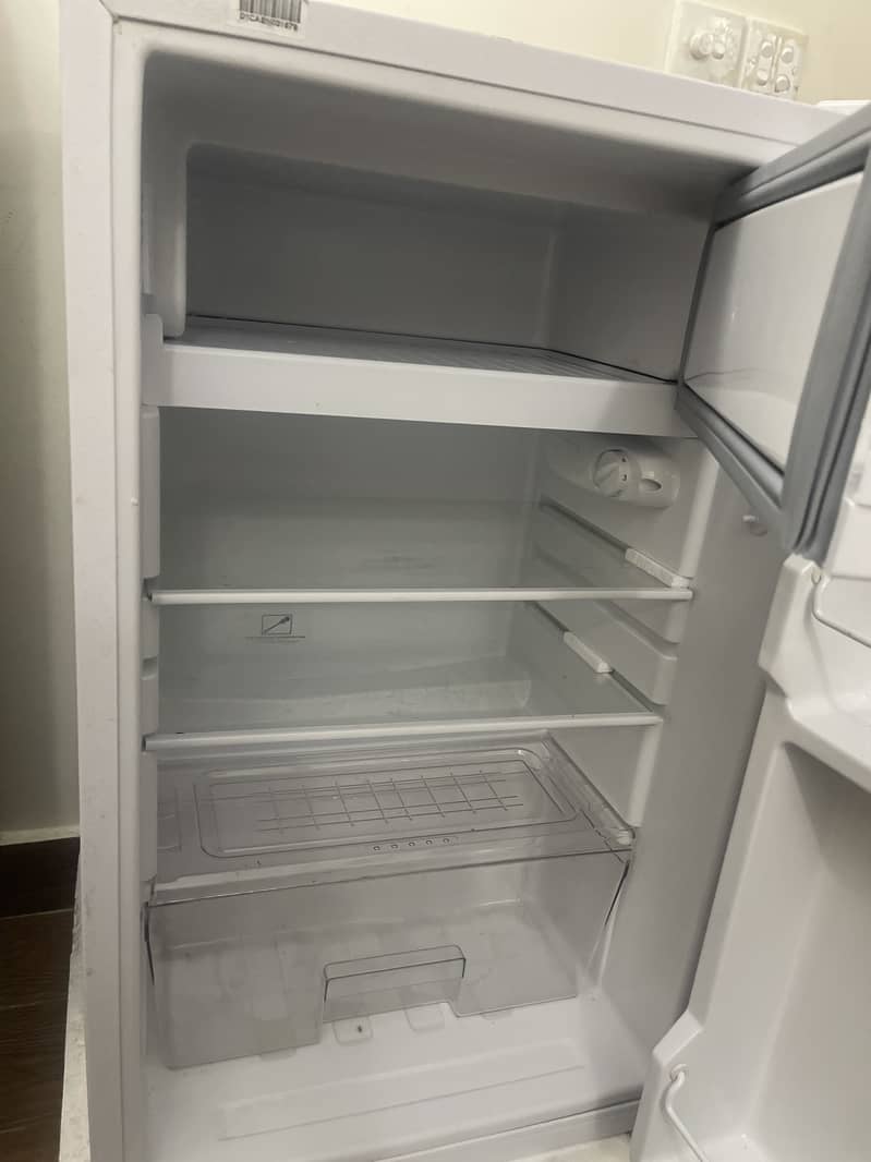 Mini fridge 4