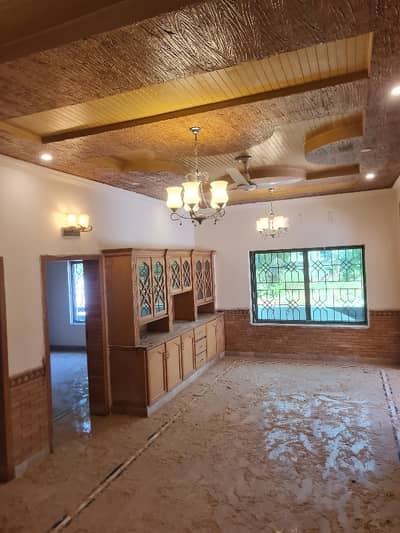 G11/3 Full House 5 Bed 2 kitchen