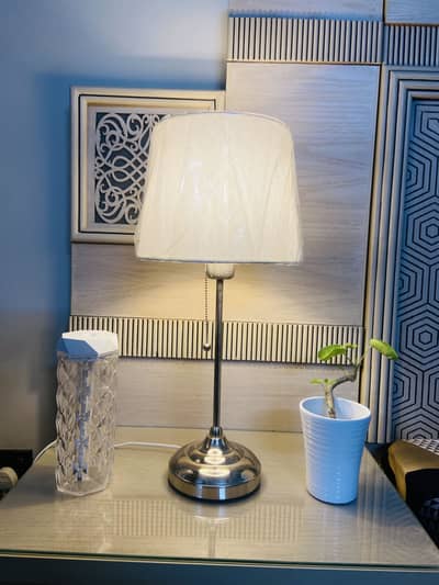 Table lamp