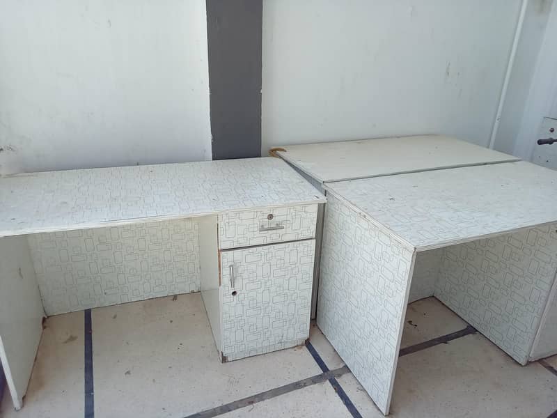 Office Table 0