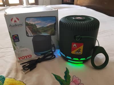 A new Audionic speakers with rainbow light