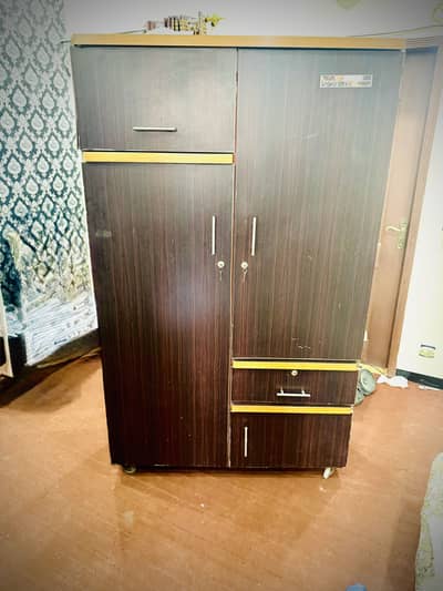 Big Size Wooden Almari