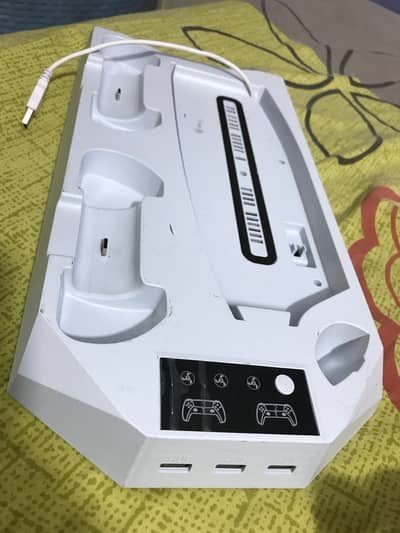 PS5 STAND AND COOLING STATION