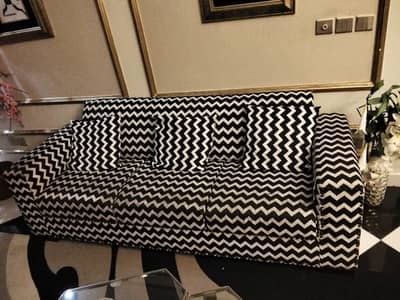 3 seater stylish drawing room sofa