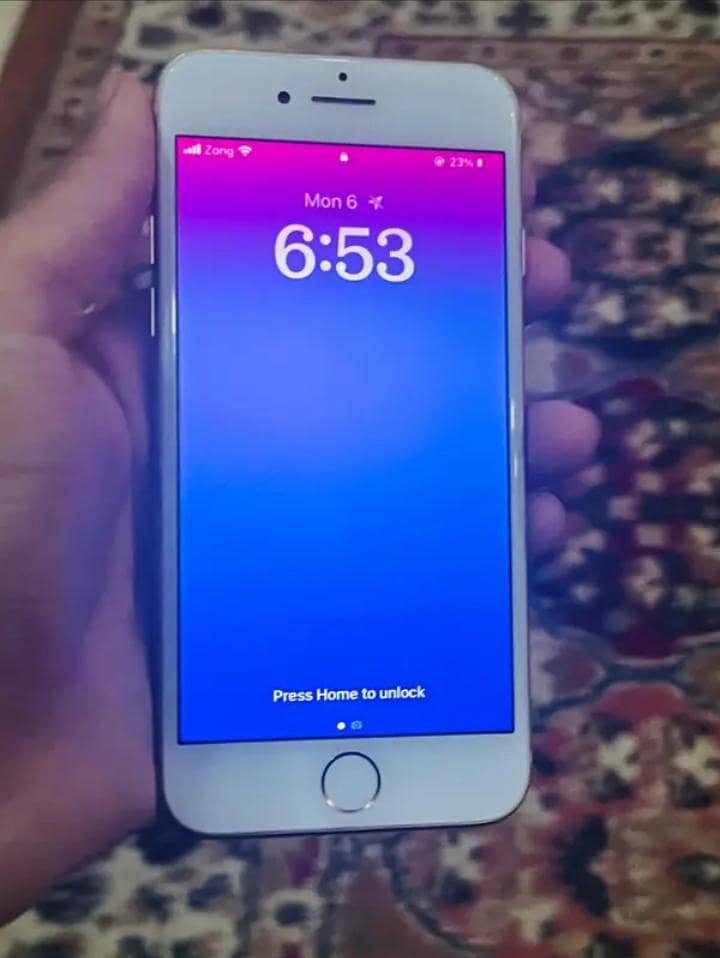 Apple iPhone 8 1