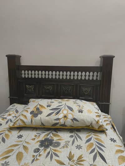 2 single beds