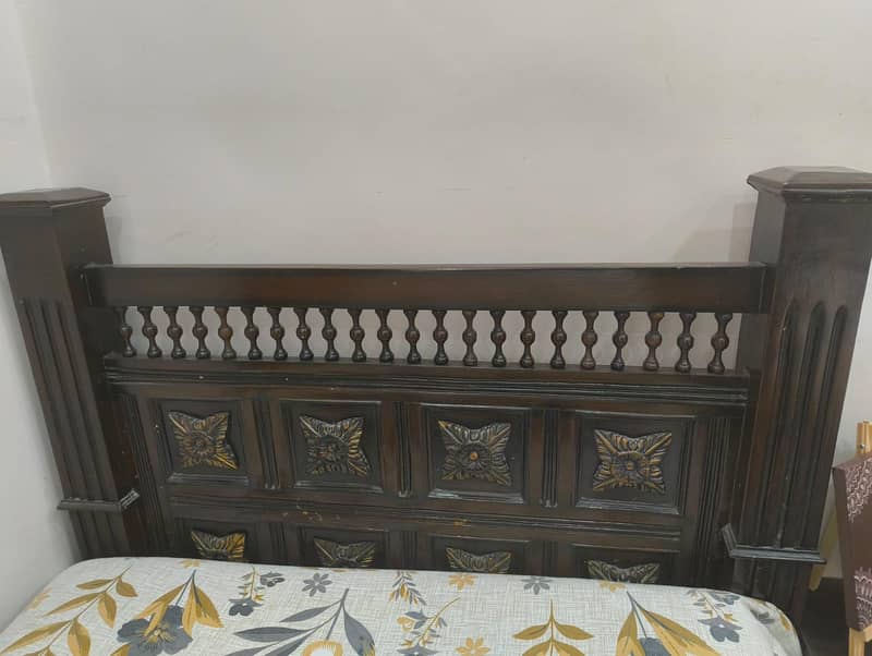 2 single beds 4