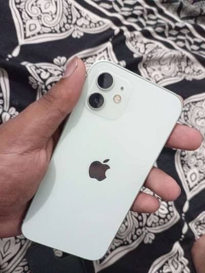 Apple iPhone 12